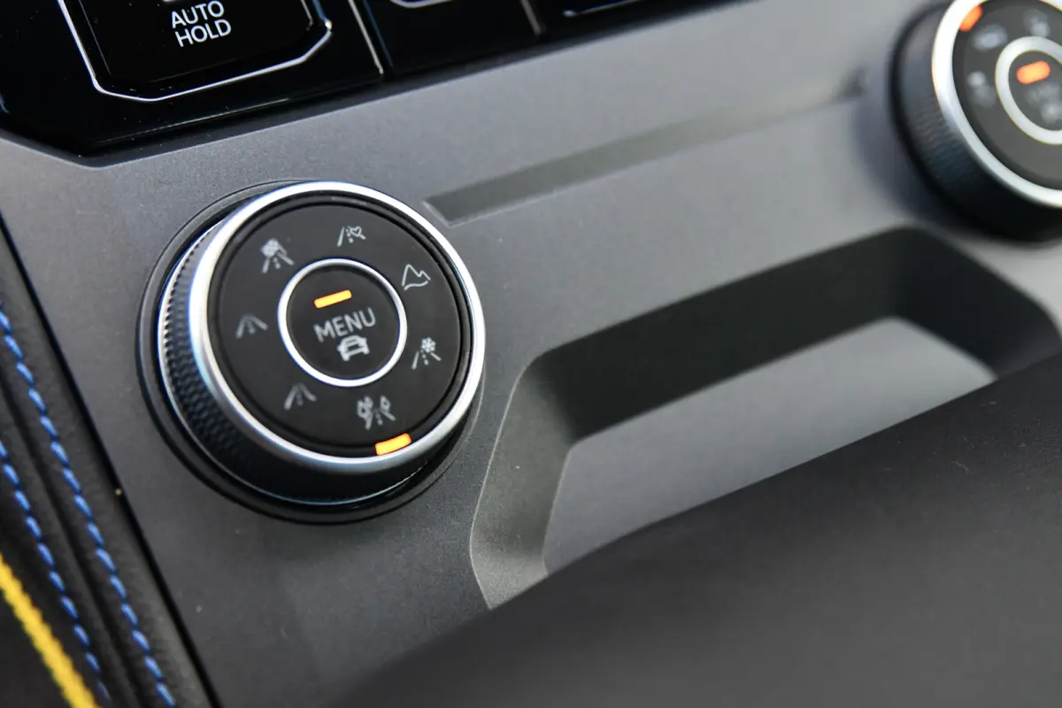 3.0 TSi eHybrid 4MOTION R-Line, Nachtzicht, Massage, Softclose, Luchtv, Dynaudio, Koeling, HUD, 360, Pano!
