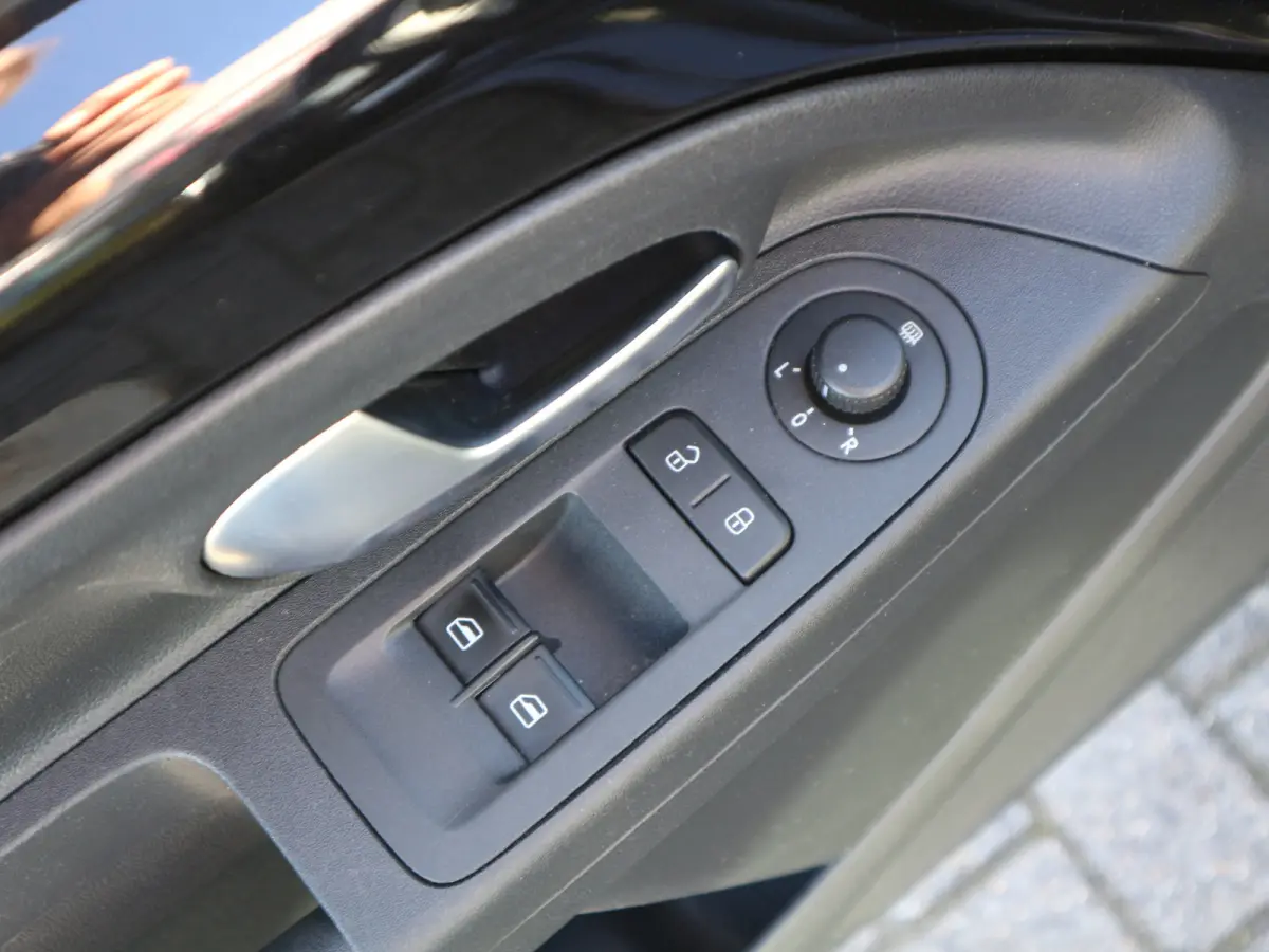 Up! 1.0 BMT move up! AIRCO DAB NL AUTO APK 04-2027