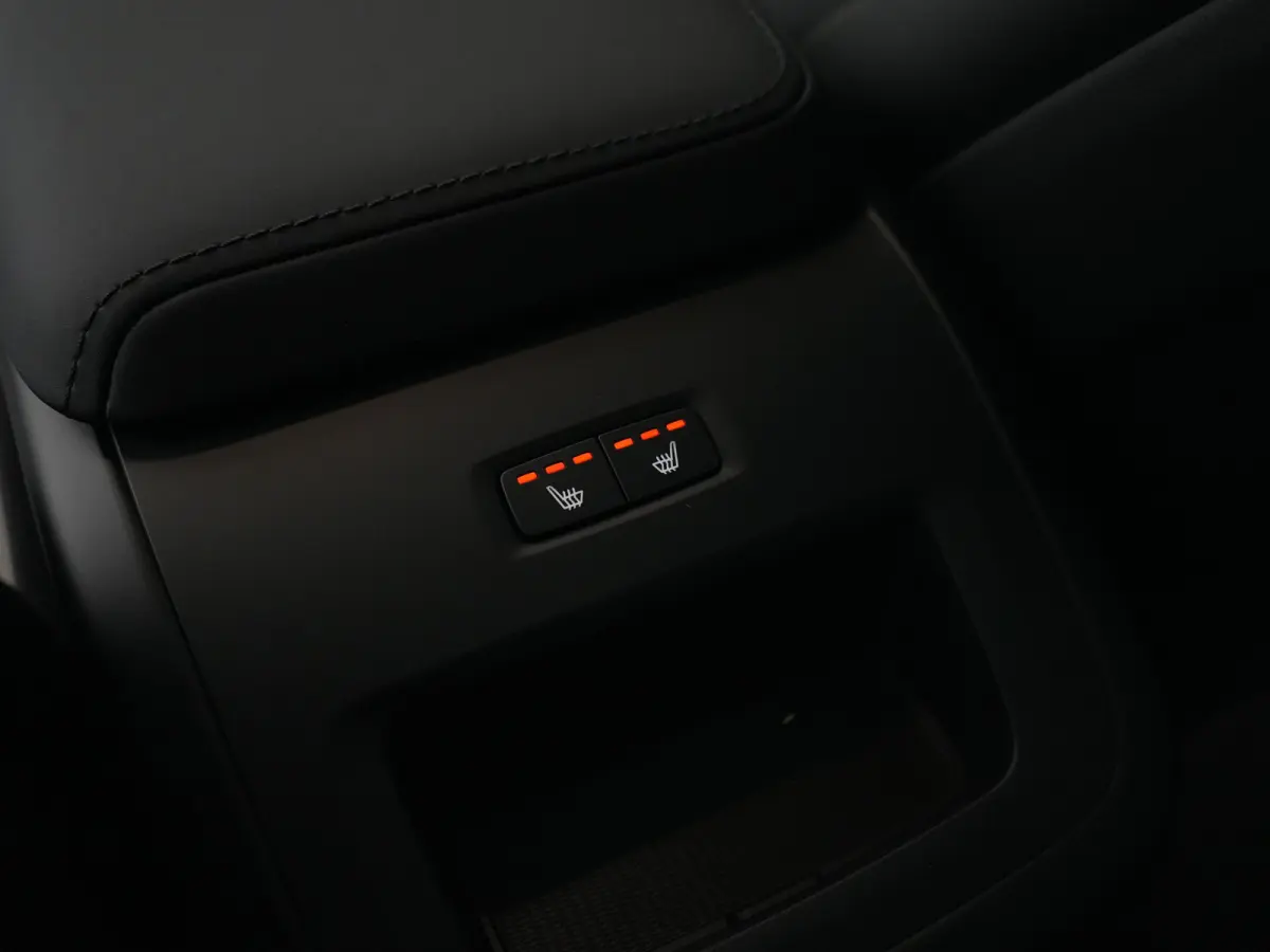 T6 Recharge Plus Black Edition | Luchtvering | Head-Up | Harman/Kardon | 360° Camera | Panoramadak | Nappa Sportstoel