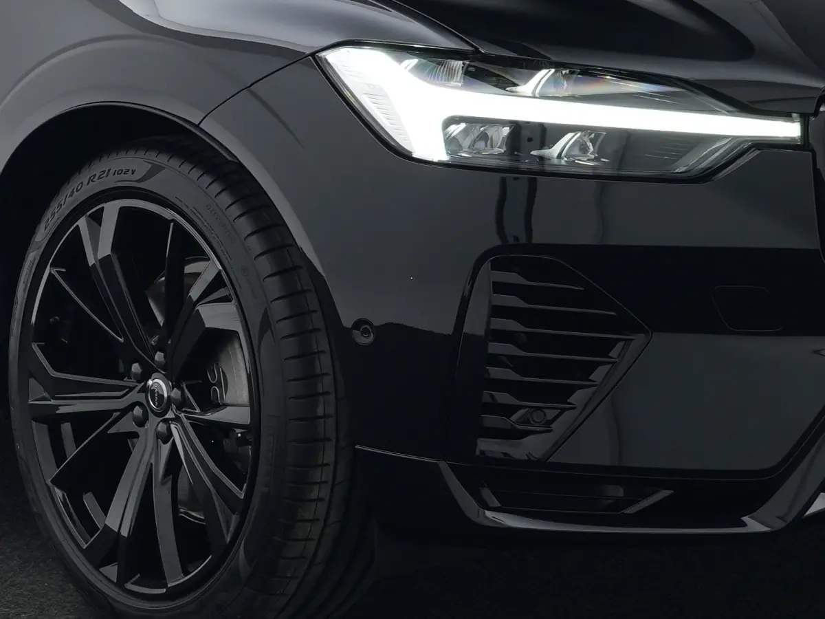 T6 Recharge Plus Black Edition | Luchtvering | Head-Up | Harman/Kardon | 360° Camera | Panoramadak | Nappa Sportstoel