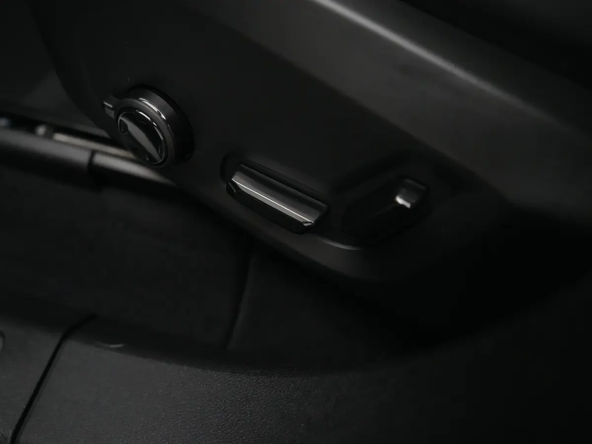 T6 Recharge Plus Black Edition | Luchtvering | Head-Up | Harman/Kardon | 360° Camera | Panoramadak | Nappa Sportstoel