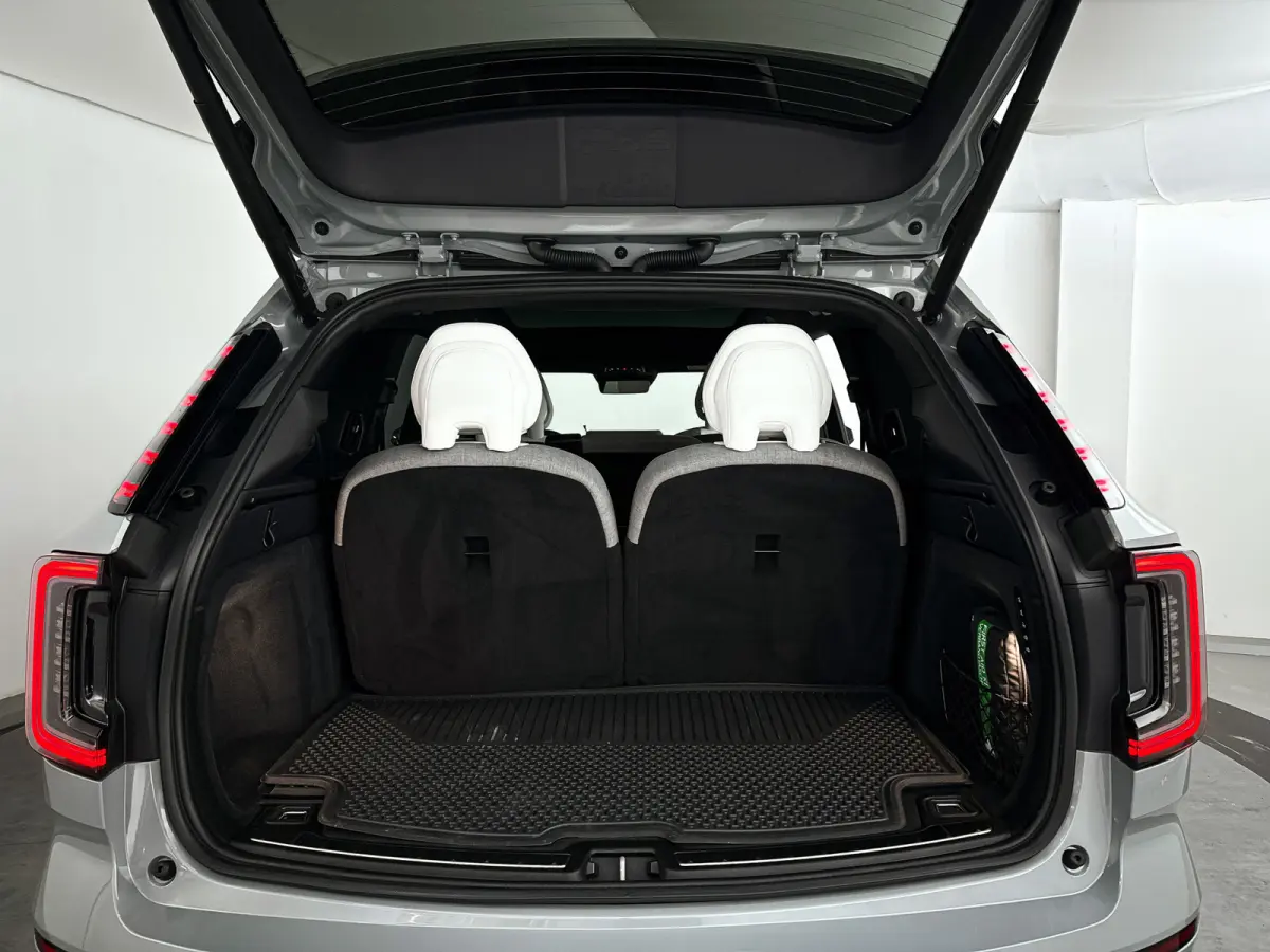Twin Motor Ultra 7p. 111 kWh | Panoramadak | 360° camera | Bowers & Wilkins | Head-up display | Luchtvering | Stoel- en Stuurverwarming | Matrix led | Trekhaak