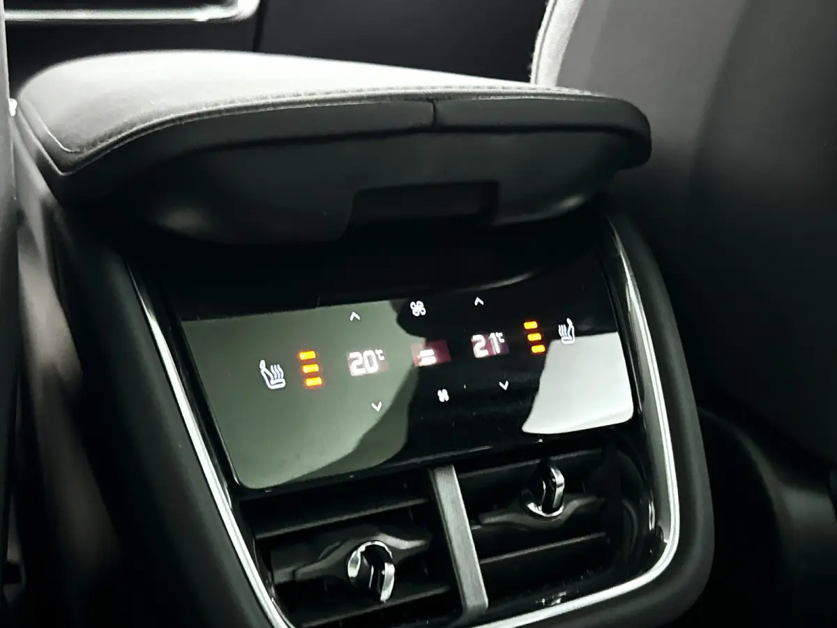 Twin Motor Ultra 7p. 111 kWh | Panoramadak | 360° camera | Bowers & Wilkins | Head-up display | Luchtvering | Stoel- en Stuurverwarming | Matrix led | Trekhaak