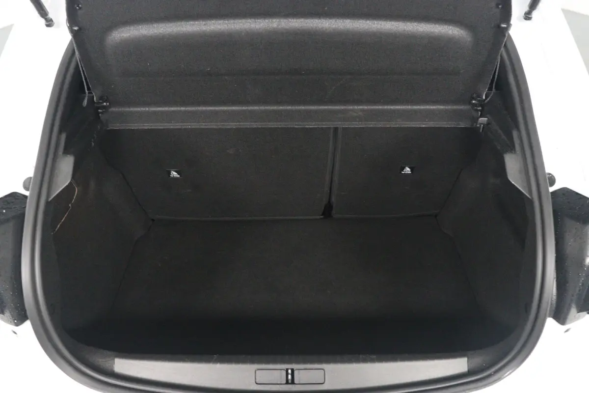 Hybrid 100 e-DCS6 Active | 1e Eigenaar! | LED | Navi By App | Airco | Parkeersensoren | Cruise Control | DAB
