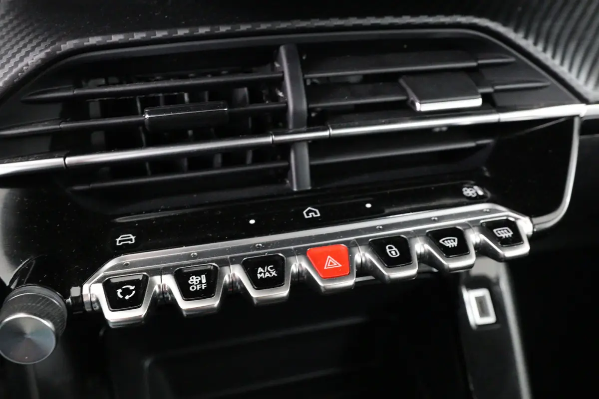 Hybrid 100 e-DCS6 Active | 1e Eigenaar! | LED | Navi By App | Airco | Parkeersensoren | Cruise Control | DAB