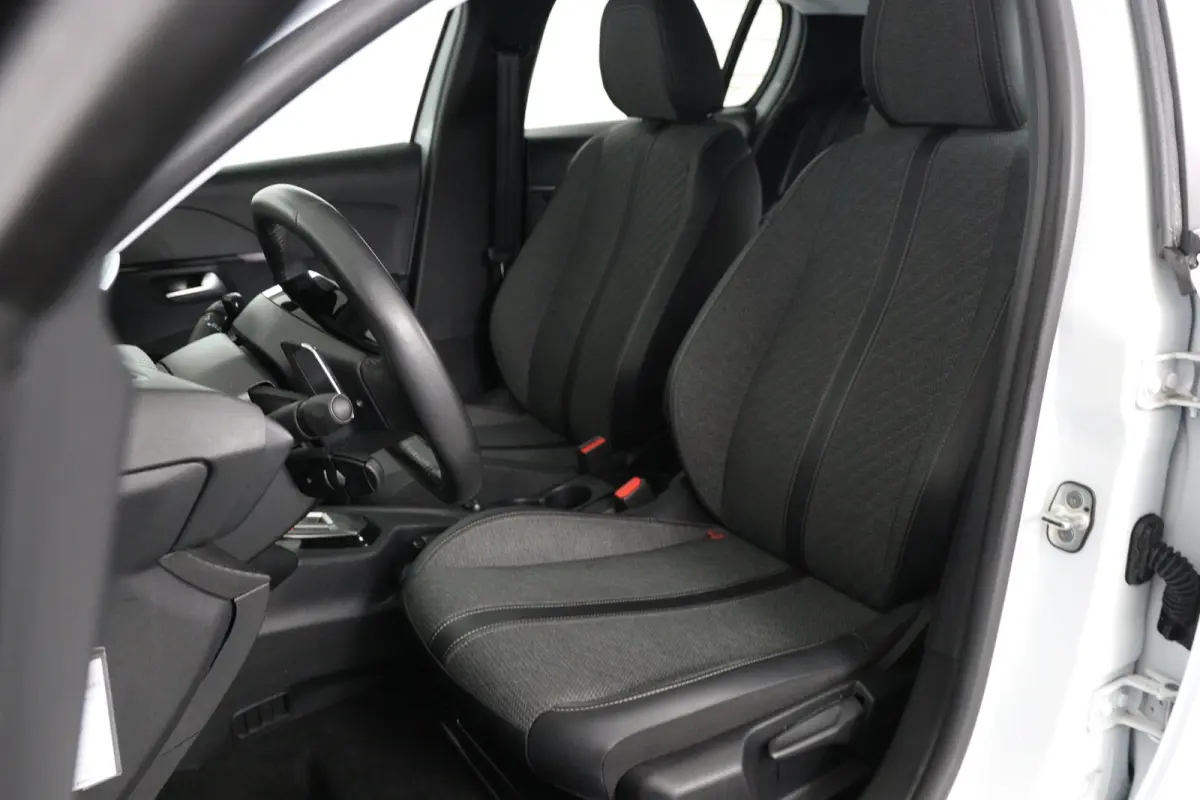 Hybrid 100 e-DCS6 Active | 1e Eigenaar! | LED | Navi By App | Airco | Parkeersensoren | Cruise Control | DAB