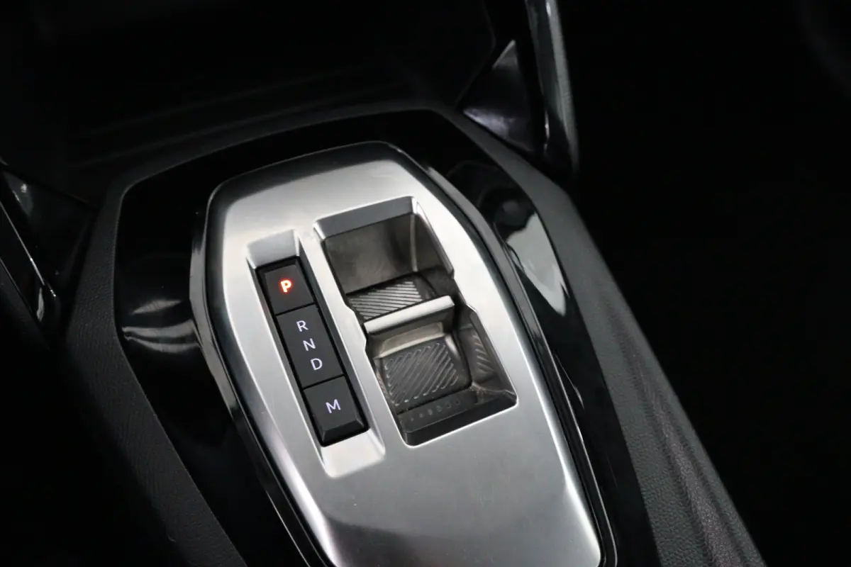 Hybrid 100 e-DCS6 Active | 1e Eigenaar! | LED | Navi By App | Airco | Parkeersensoren | Cruise Control | DAB