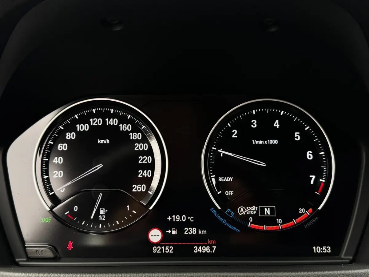 SDrive18i | Trekhaak | Camera | LED | Groot scherm | Navi | Stoelverwarming | Bluetooth
