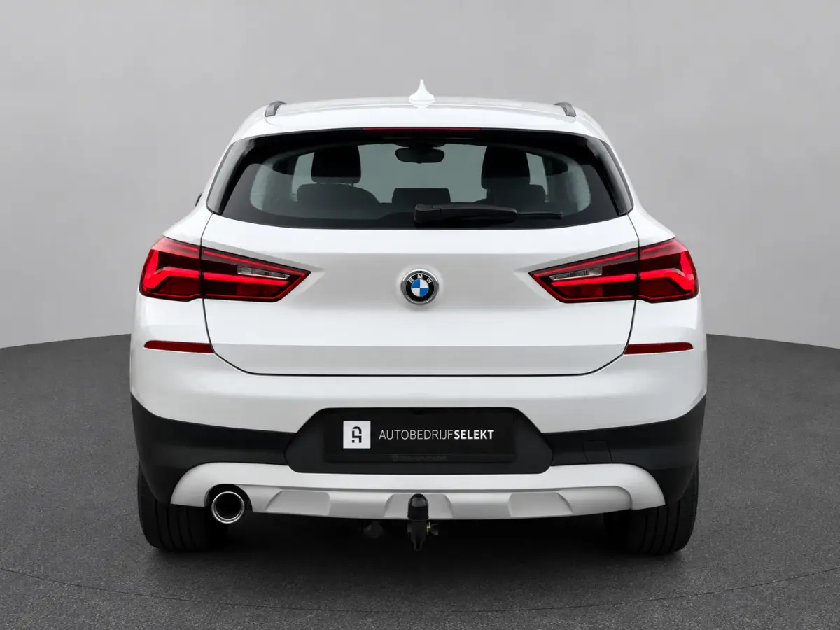 SDrive18i | Trekhaak | Camera | LED | Groot scherm | Navi | Stoelverwarming | Bluetooth