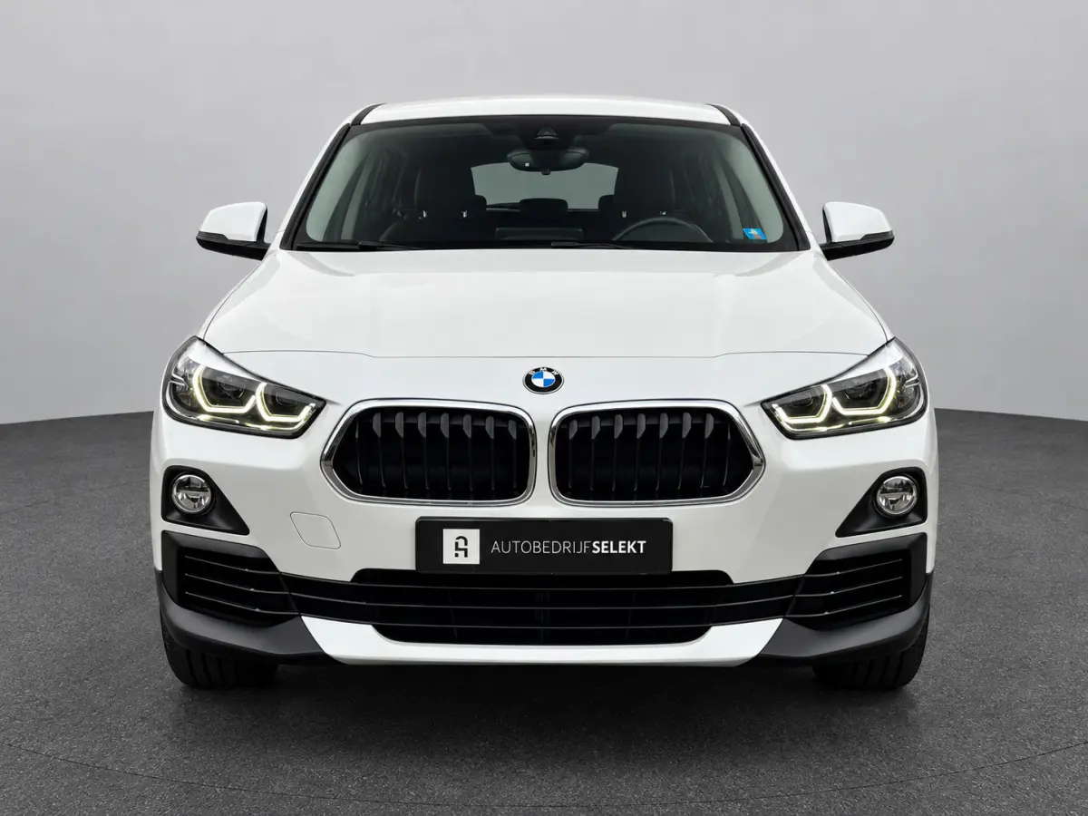 SDrive18i | Trekhaak | Camera | LED | Groot scherm | Navi | Stoelverwarming | Bluetooth
