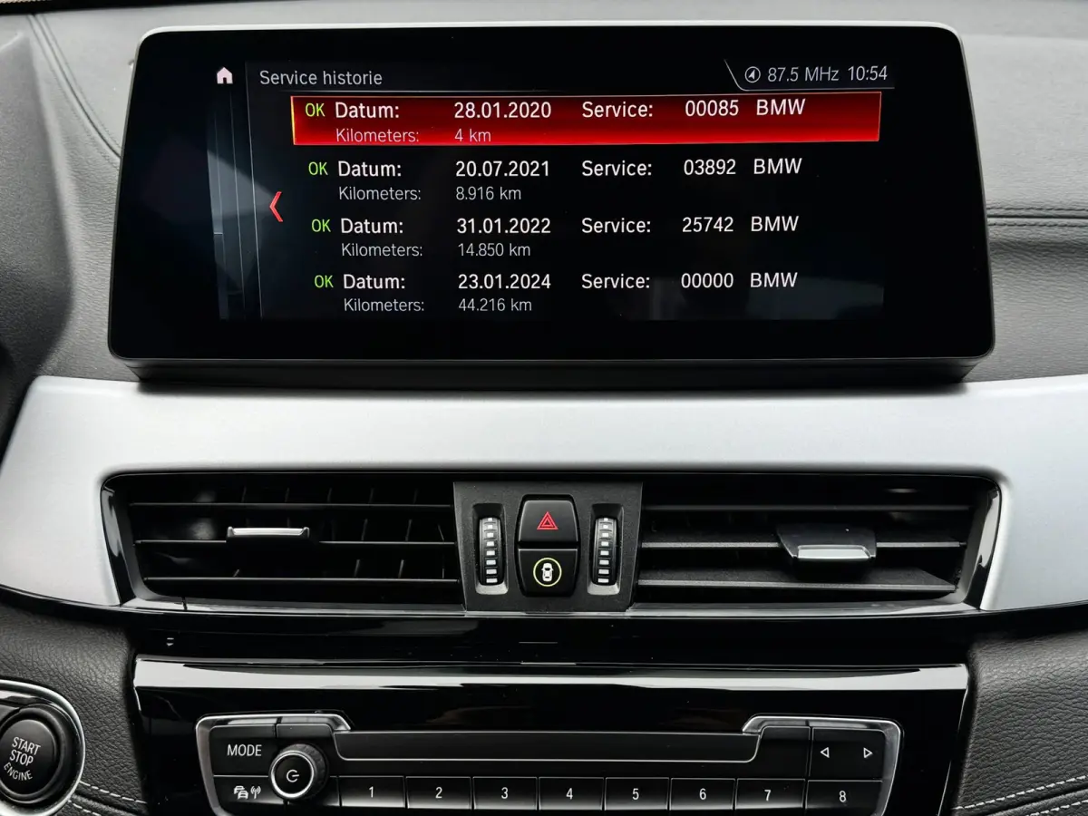 SDrive18i | Trekhaak | Camera | LED | Groot scherm | Navi | Stoelverwarming | Bluetooth