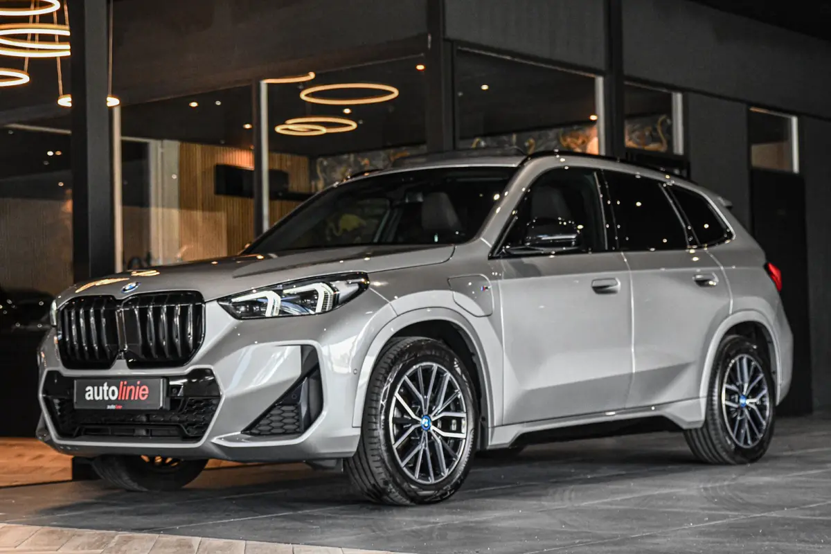 XDrive30e M Sport, Panorama, H.Kardon, Memory, 360, HUD, Ambiente, Trekhaak, Carplay!