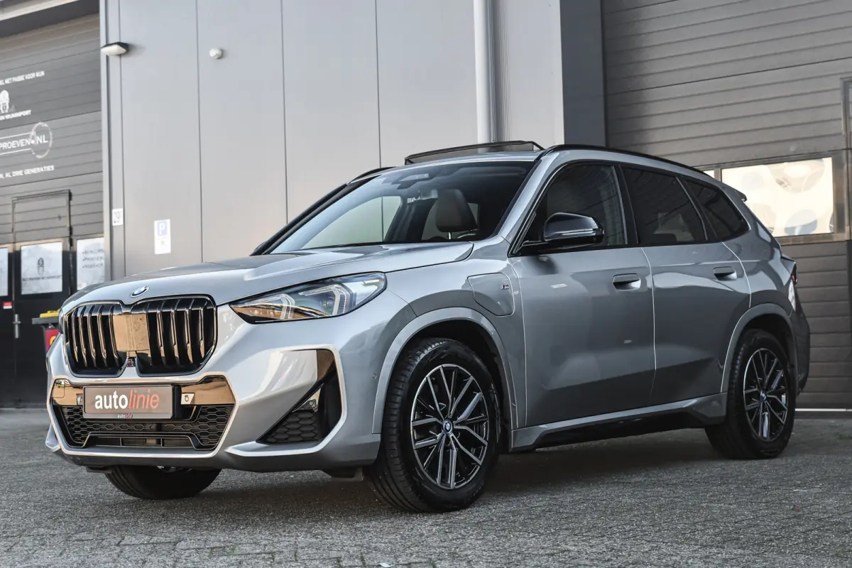 XDrive30e M Sport, Panorama, H.Kardon, Memory, 360, HUD, Ambiente, Trekhaak, Carplay!