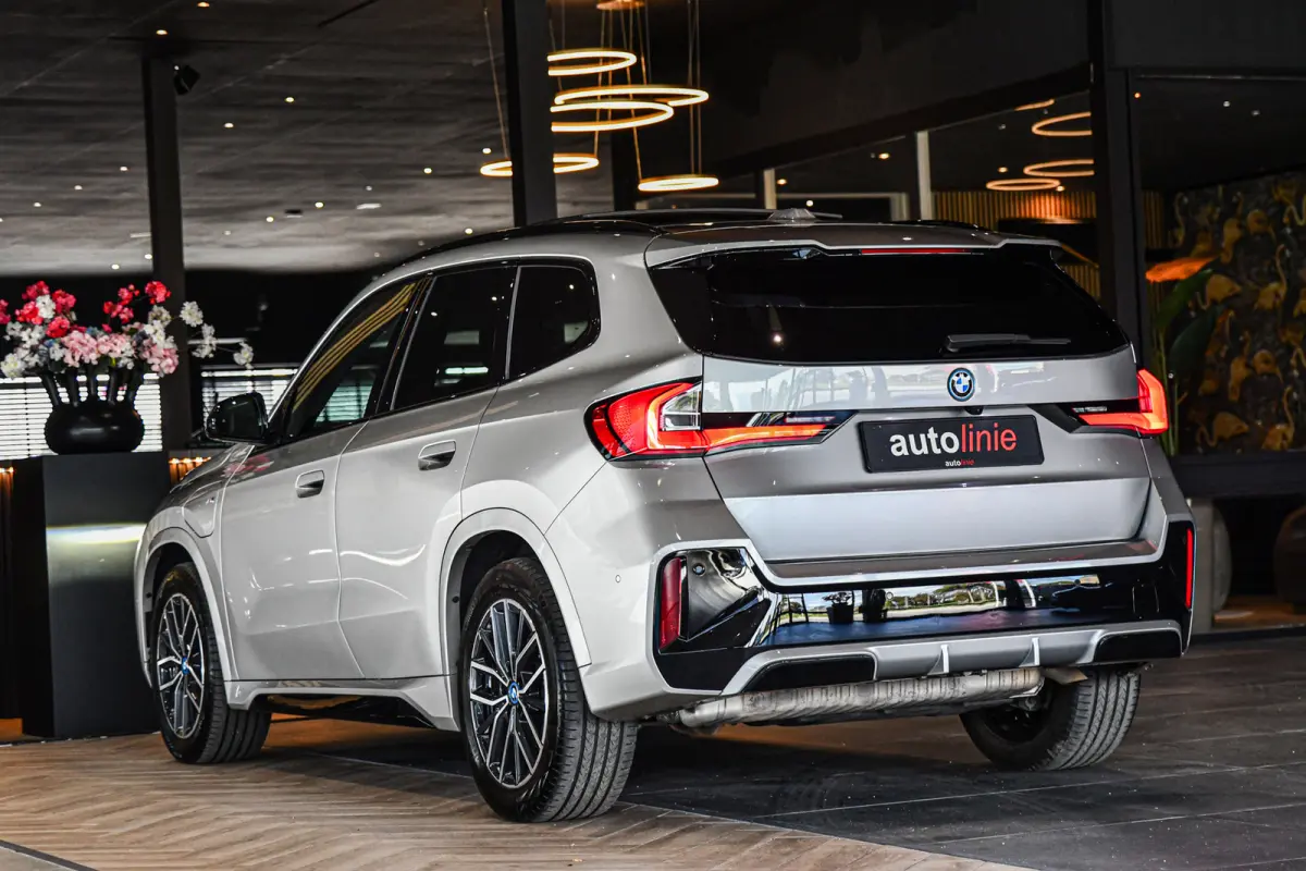 XDrive30e M Sport, Panorama, H.Kardon, Memory, 360, HUD, Ambiente, Trekhaak, Carplay!