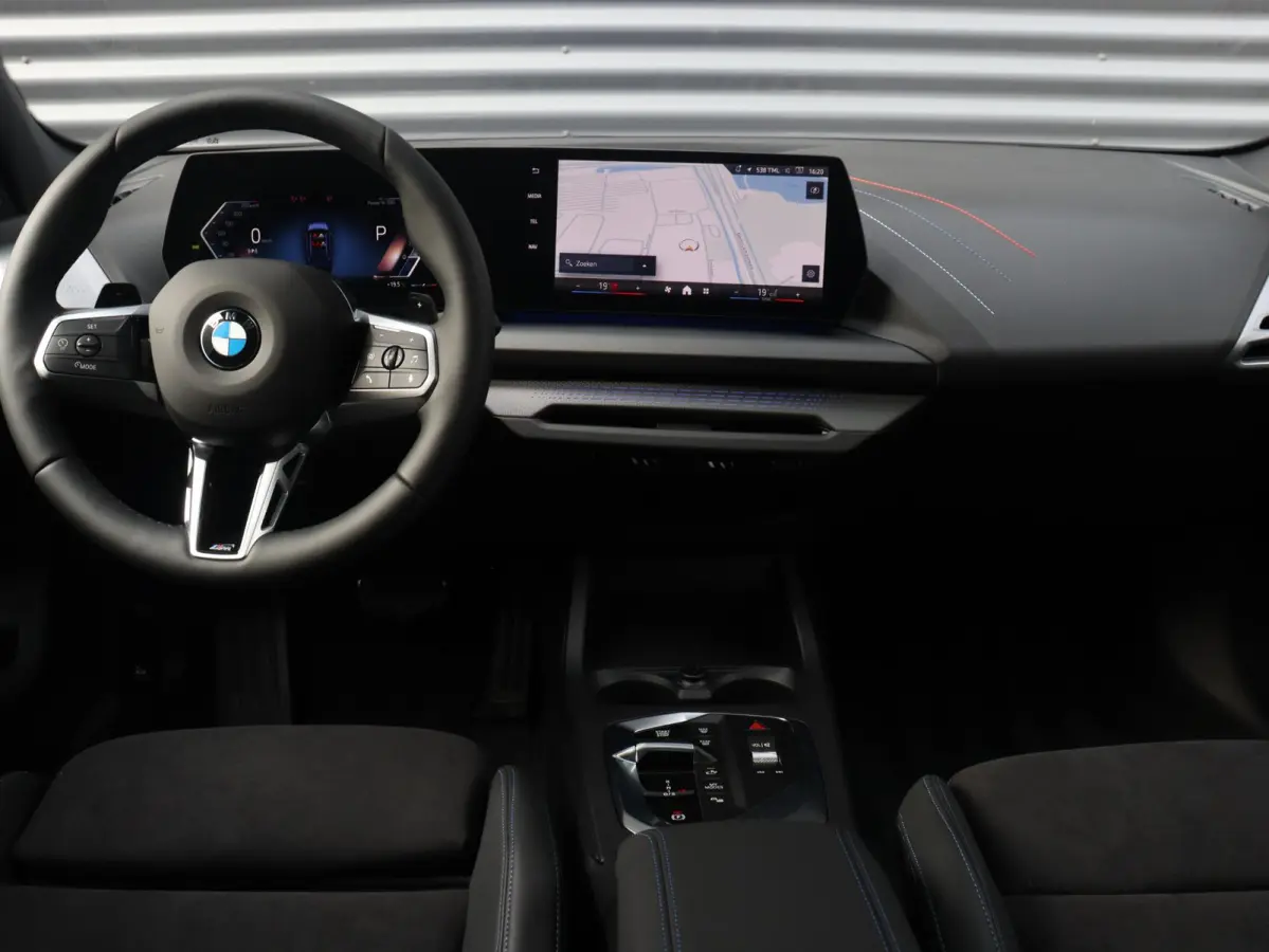 120 | M Sportpakket Pro | Premium Pack | Panodak | Driving Assistant Plus | Harman Kardon | Getint Glas | Comfort Access | Stuurwiel Verwarmd | 19'' LMV