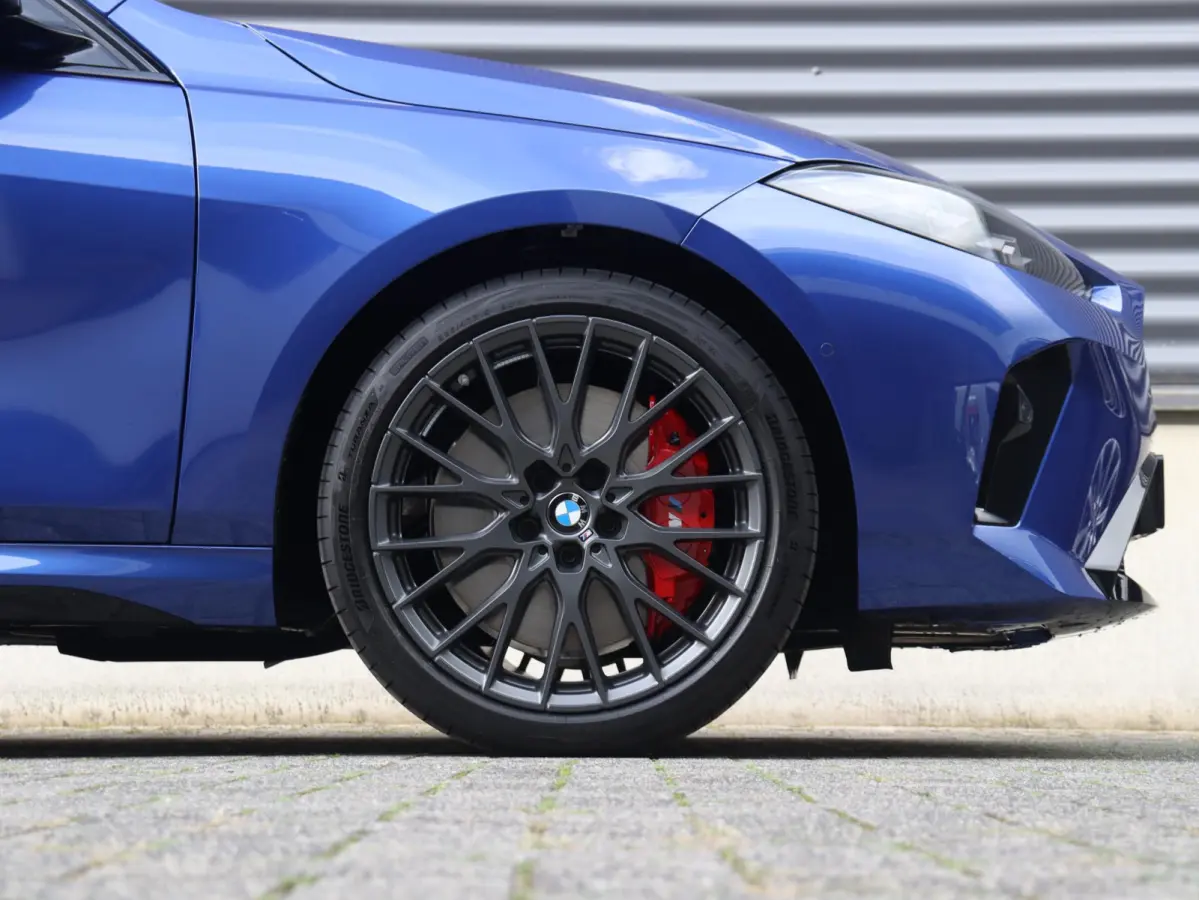 120 | M Sportpakket Pro | Premium Pack | Panodak | Driving Assistant Plus | Harman Kardon | Getint Glas | Comfort Access | Stuurwiel Verwarmd | 19'' LMV