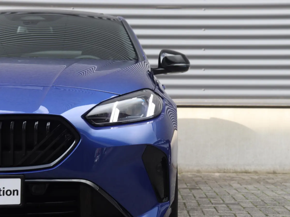 120 | M Sportpakket Pro | Premium Pack | Panodak | Driving Assistant Plus | Harman Kardon | Getint Glas | Comfort Access | Stuurwiel Verwarmd | 19'' LMV