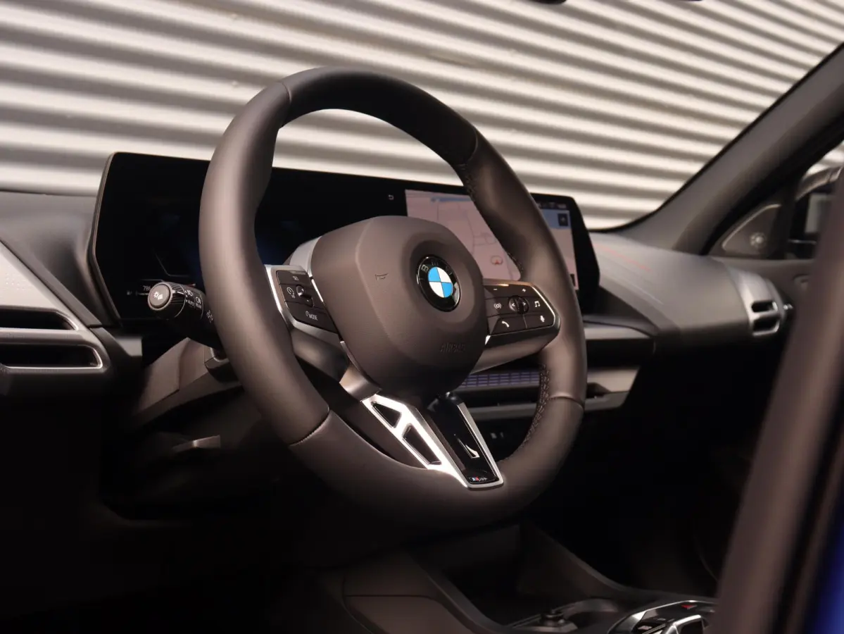 120 | M Sportpakket Pro | Premium Pack | Panodak | Driving Assistant Plus | Harman Kardon | Getint Glas | Comfort Access | Stuurwiel Verwarmd | 19'' LMV