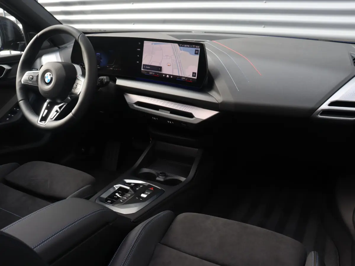 120 | M Sportpakket Pro | Premium Pack | Panodak | Driving Assistant Plus | Harman Kardon | Getint Glas | Comfort Access | Stuurwiel Verwarmd | 19'' LMV