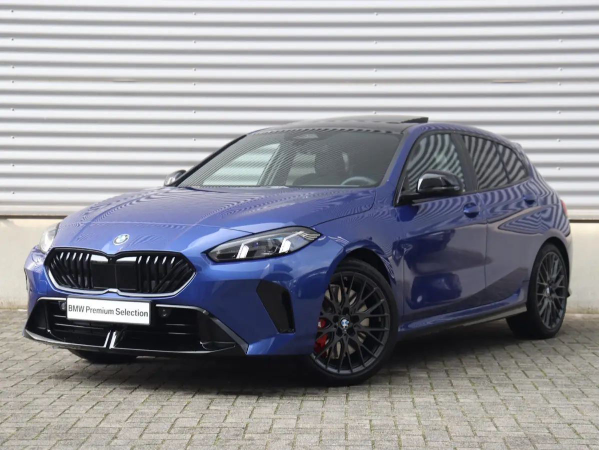 120 | M Sportpakket Pro | Premium Pack | Panodak | Driving Assistant Plus | Harman Kardon | Getint Glas | Comfort Access | Stuurwiel Verwarmd | 19'' LMV