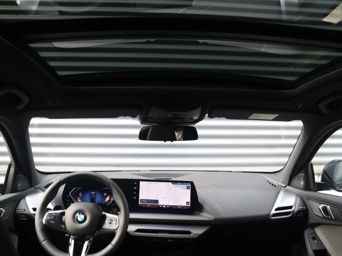 120 | M Sportpakket Pro | Premium Pack | Panodak | Driving Assistant Plus | Harman Kardon | Getint Glas | Comfort Access | Stuurwiel Verwarmd | 19'' LMV