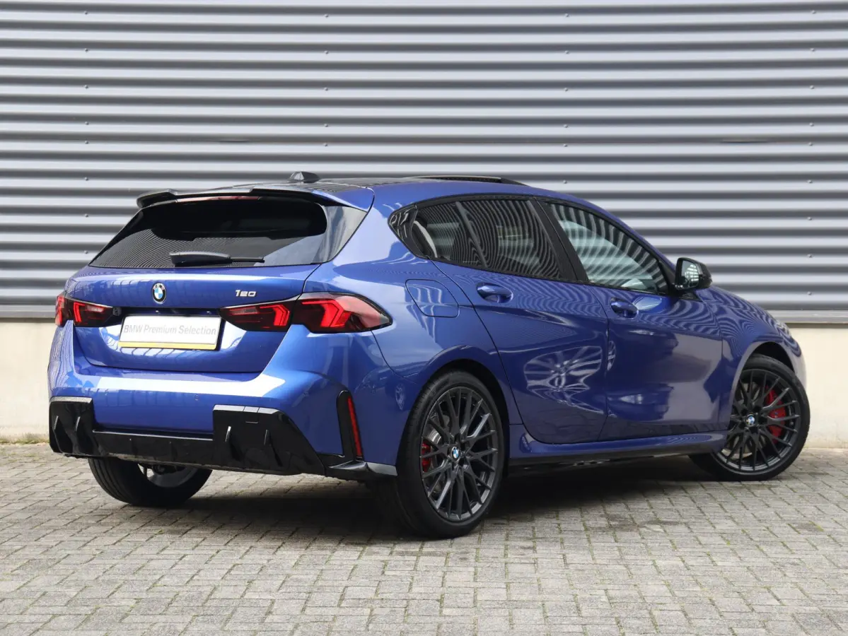 120 | M Sportpakket Pro | Premium Pack | Panodak | Driving Assistant Plus | Harman Kardon | Getint Glas | Comfort Access | Stuurwiel Verwarmd | 19'' LMV