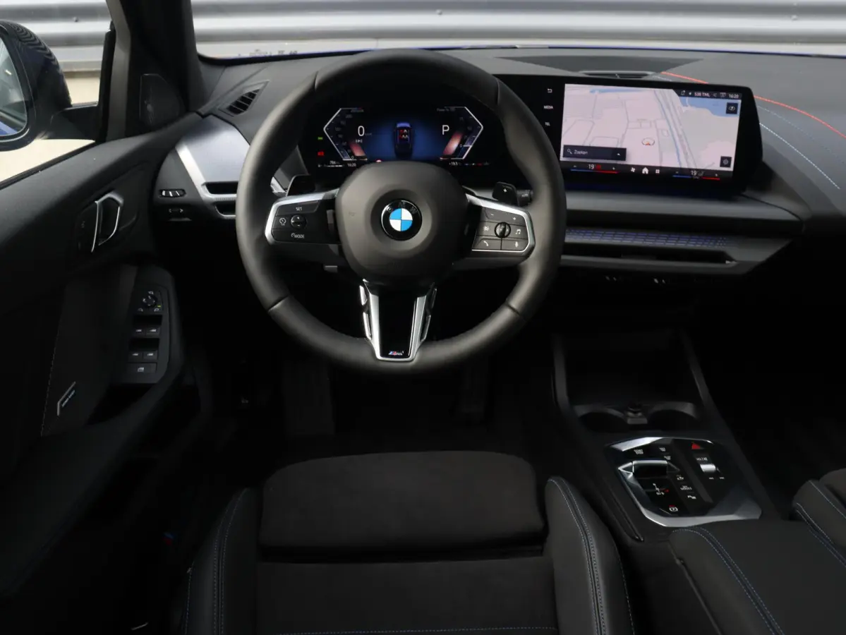 120 | M Sportpakket Pro | Premium Pack | Panodak | Driving Assistant Plus | Harman Kardon | Getint Glas | Comfort Access | Stuurwiel Verwarmd | 19'' LMV