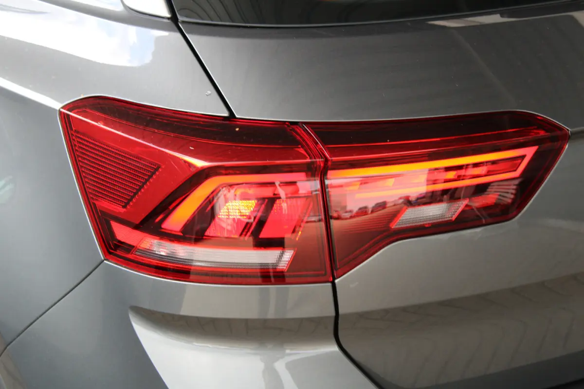 1.0 TSI Life Business | Adaptieve cruise control | Stoelverwarming | Navigatie | Apple carplay & Android auto |