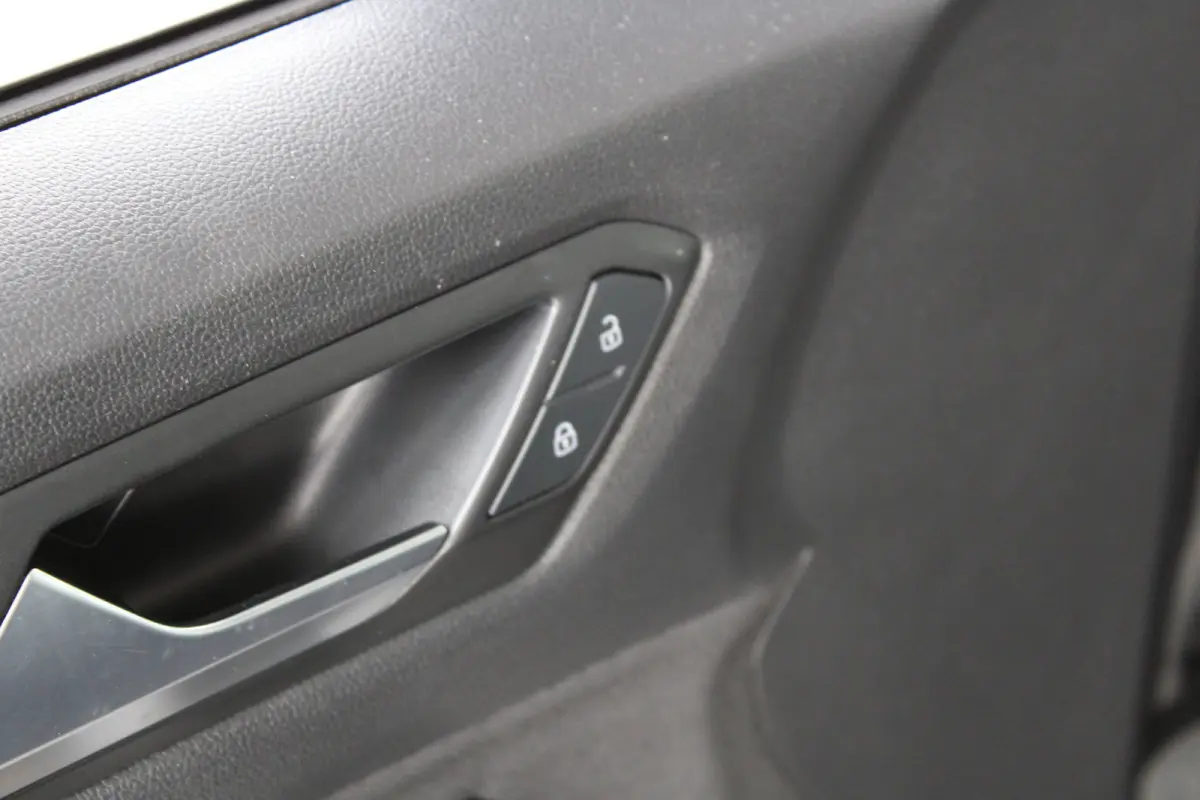 1.0 TSI Life Business | Adaptieve cruise control | Stoelverwarming | Navigatie | Apple carplay & Android auto |