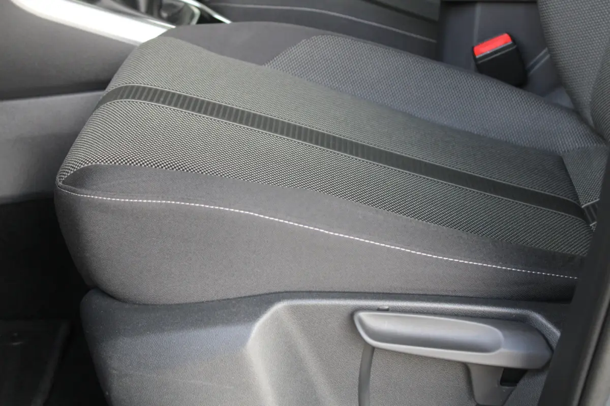 1.0 TSI Life Business | Adaptieve cruise control | Stoelverwarming | Navigatie | Apple carplay & Android auto |