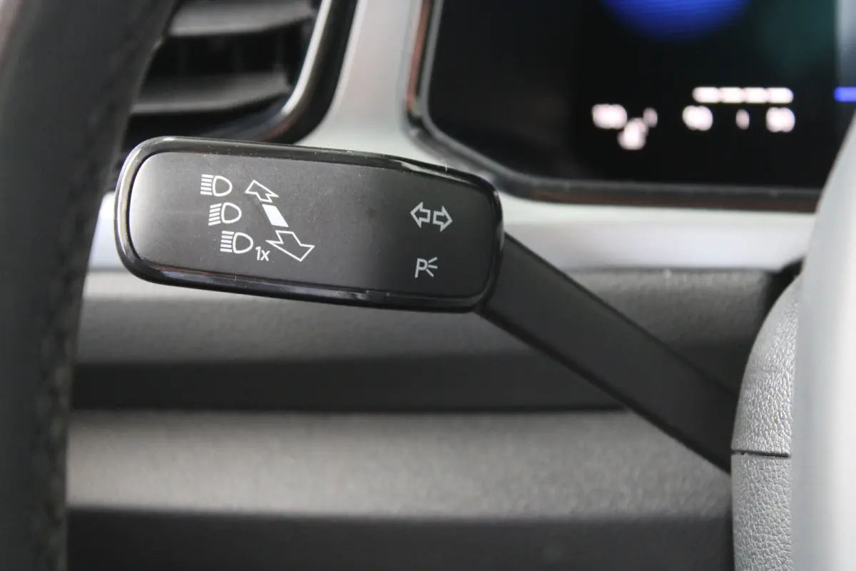 1.0 TSI Life Business | Adaptieve cruise control | Stoelverwarming | Navigatie | Apple carplay & Android auto |