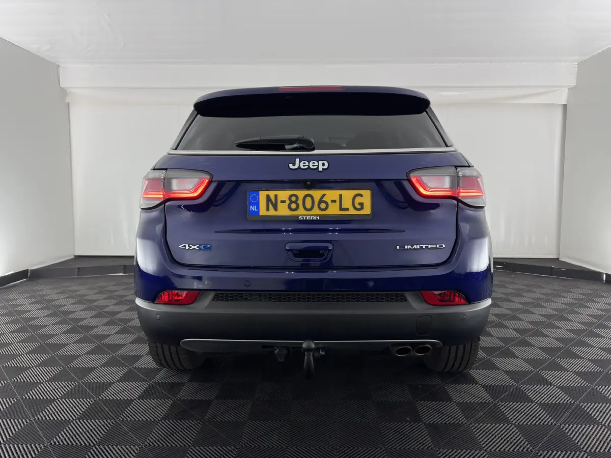 4xe 190 Plug-in Hybrid Limited Lease Ed. (INCL-BTW) *LEATHER-FABRIC | FULL-LED | ADAPTIVE-CRUISE | CAMERA | CARPLAY | BLIND-SPOT | KEYLESS | DAB+ | DIGI-COCKPIT | PRIVACY-GLASS | COMFORT-SEA