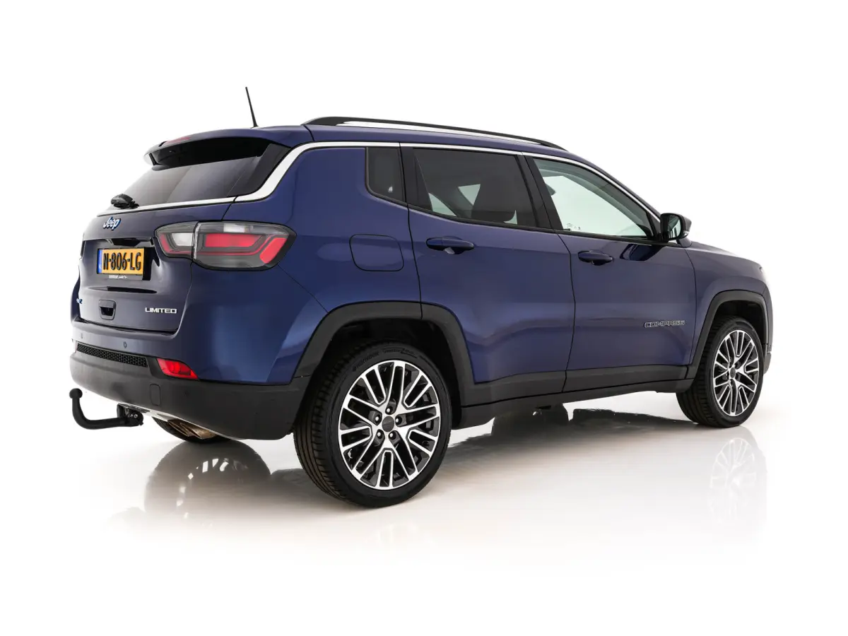 4xe 190 Plug-in Hybrid Limited Lease Ed. (INCL-BTW) *LEATHER-FABRIC | FULL-LED | ADAPTIVE-CRUISE | CAMERA | CARPLAY | BLIND-SPOT | KEYLESS | DAB+ | DIGI-COCKPIT | PRIVACY-GLASS | COMFORT-SEA