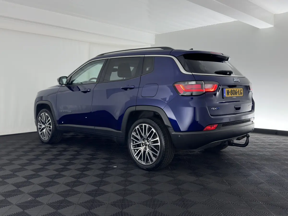 4xe 190 Plug-in Hybrid Limited Lease Ed. (INCL-BTW) *LEATHER-FABRIC | FULL-LED | ADAPTIVE-CRUISE | CAMERA | CARPLAY | BLIND-SPOT | KEYLESS | DAB+ | DIGI-COCKPIT | PRIVACY-GLASS | COMFORT-SEA