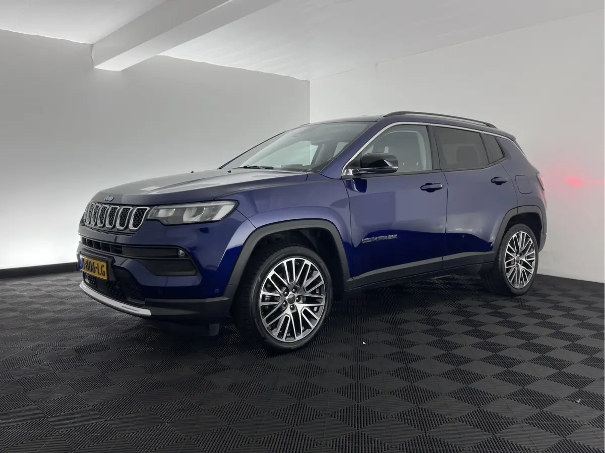 4xe 190 Plug-in Hybrid Limited Lease Ed. (INCL-BTW) *LEATHER-FABRIC | FULL-LED | ADAPTIVE-CRUISE | CAMERA | CARPLAY | BLIND-SPOT | KEYLESS | DAB+ | DIGI-COCKPIT | PRIVACY-GLASS | COMFORT-SEA