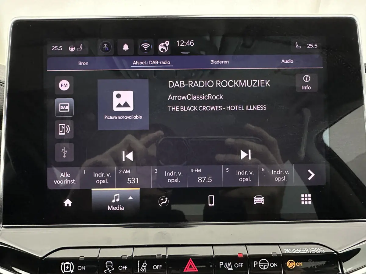 4xe 190 Plug-in Hybrid Limited Lease Ed. (INCL-BTW) *LEATHER-FABRIC | FULL-LED | ADAPTIVE-CRUISE | CAMERA | CARPLAY | BLIND-SPOT | KEYLESS | DAB+ | DIGI-COCKPIT | PRIVACY-GLASS | COMFORT-SEA
