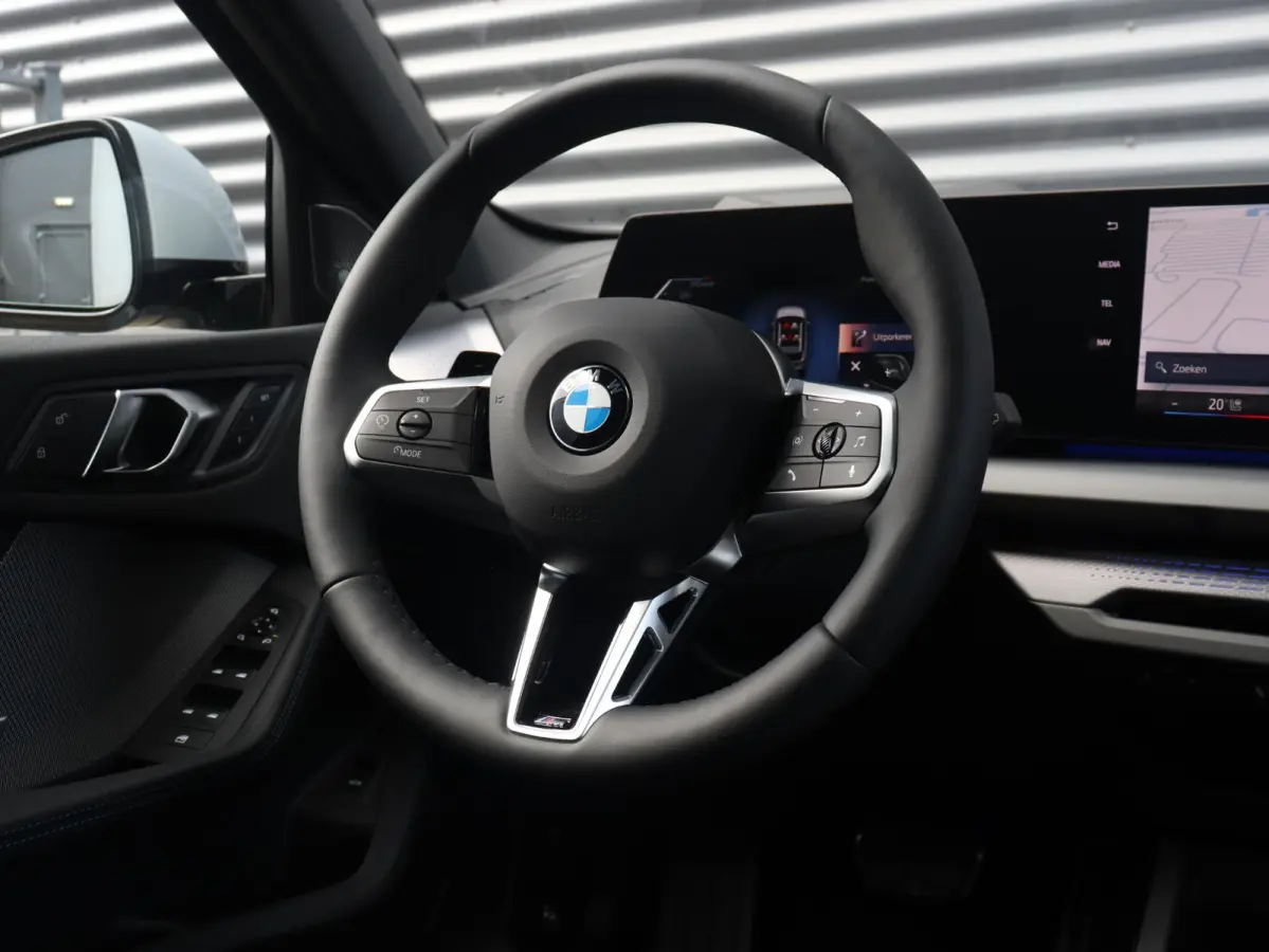 120 | M Sportpakket Pro | Innovation Pack | Panodak | Head-Up | Parking Assistant Plus | Harman Kardon | Elektr. M Sportstoelen | Driving Assistant Plus | 19'' LMV