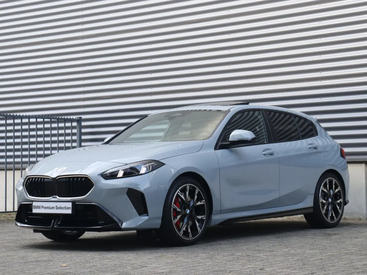 120 | M Sportpakket Pro | Innovation Pack | Panodak | Head-Up | Parking Assistant Plus | Harman Kardon | Elektr. M Sportstoelen | Driving Assistant Plus | 19'' LMV