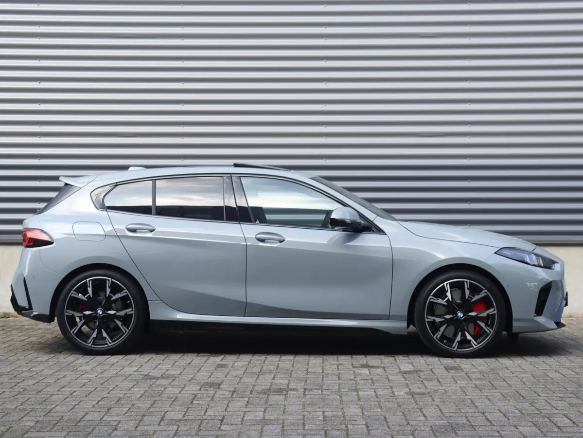 120 | M Sportpakket Pro | Innovation Pack | Panodak | Head-Up | Parking Assistant Plus | Harman Kardon | Elektr. M Sportstoelen | Driving Assistant Plus | 19'' LMV