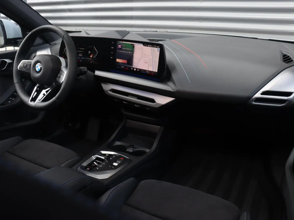 120 | M Sportpakket Pro | Innovation Pack | Panodak | Head-Up | Parking Assistant Plus | Harman Kardon | Elektr. M Sportstoelen | Driving Assistant Plus | 19'' LMV