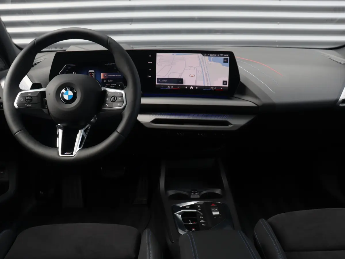 120 | M Sportpakket Pro | Innovation Pack | Panodak | Head-Up | Parking Assistant Plus | Harman Kardon | Elektr. M Sportstoelen | Driving Assistant Plus | 19'' LMV