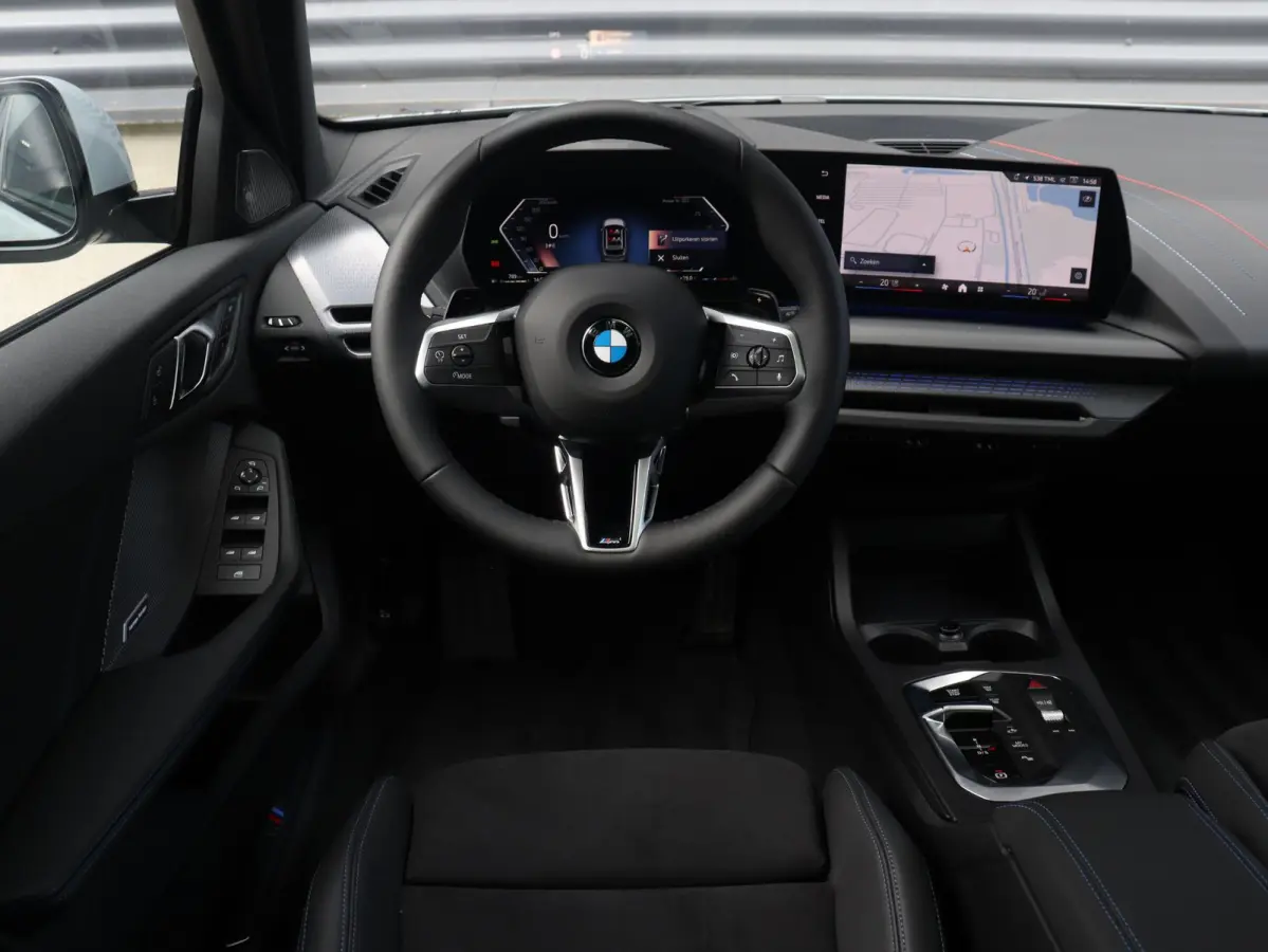 120 | M Sportpakket Pro | Innovation Pack | Panodak | Head-Up | Parking Assistant Plus | Harman Kardon | Elektr. M Sportstoelen | Driving Assistant Plus | 19'' LMV