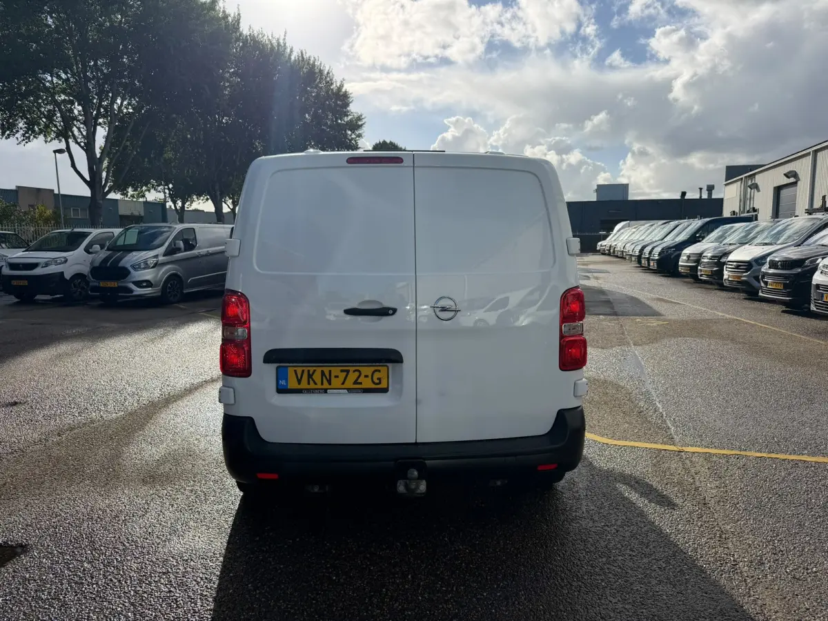 2.0 CDTI L2H1 Edition AUTOMAAT / Camera / Trekhaak / App connect
