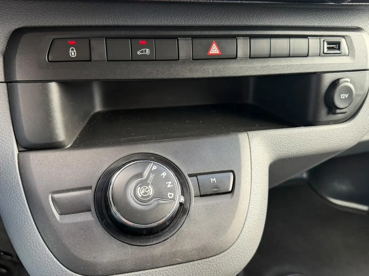 2.0 CDTI L2H1 Edition AUTOMAAT / Camera / Trekhaak / App connect