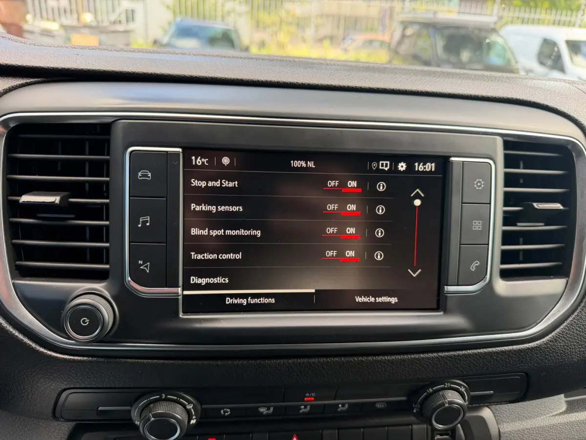 2.0 CDTI L2H1 Edition AUTOMAAT / Camera / Trekhaak / App connect