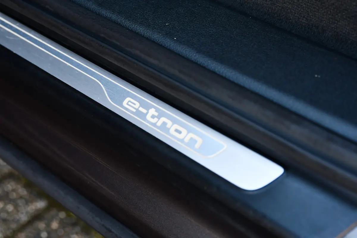 3.0 TDI e-tron quattro S-Line, 360 Cam, Softclose, Trekhaak, Luchtvering, Pano, Bose, HUD, Camera, ACC, LED!