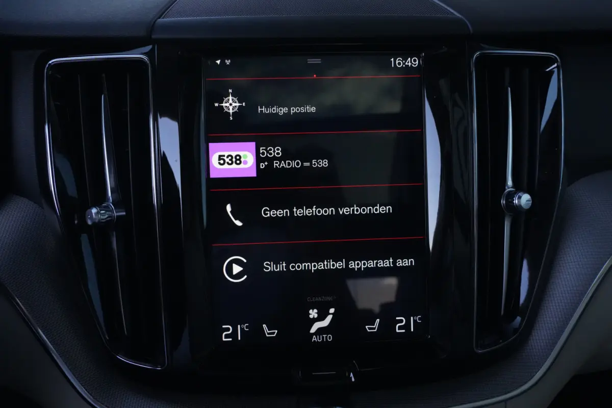 2.0 T6 AWD Inscription | 310 PK | Panoramadak | Lederen bekleding | Luchtvering | Trekhaak | Volvo XC60 2.0 T6 AWD Inscription 310 PK met 2.0-liter 4-cilinder benzinemotor, panoramadak, luxe