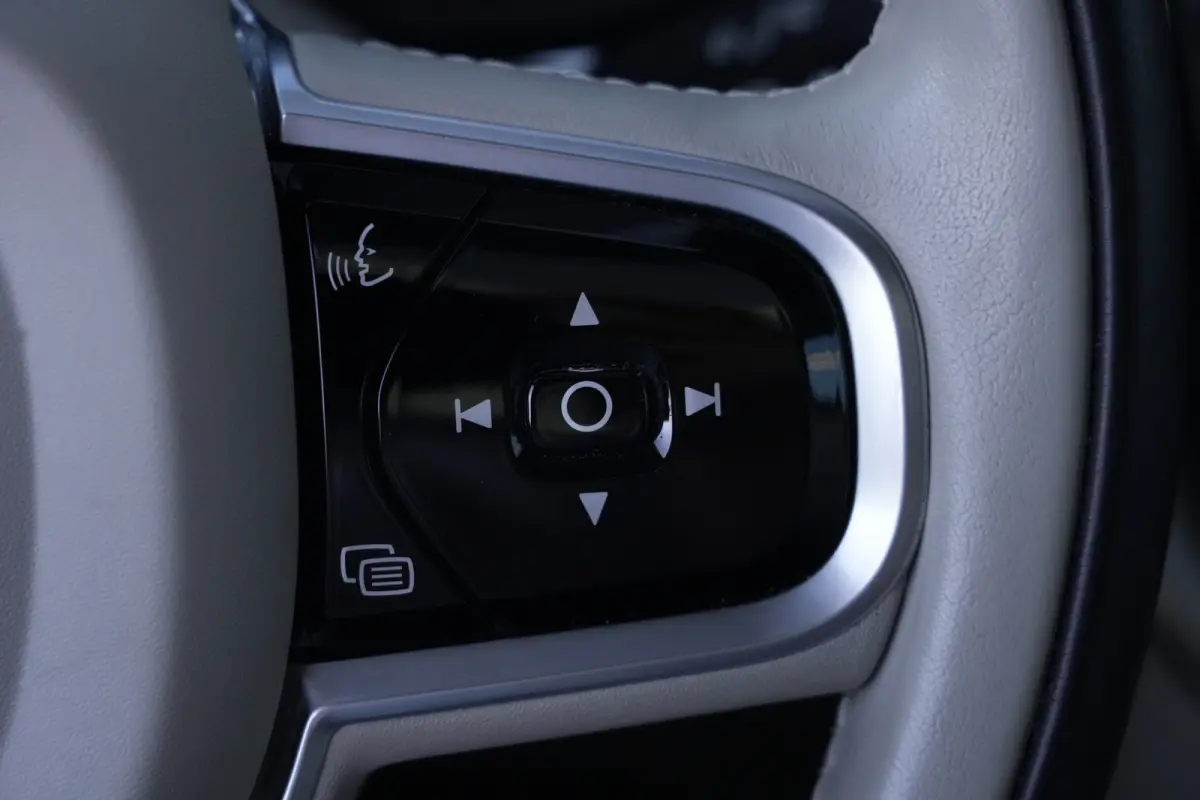 2.0 T6 AWD Inscription | 310 PK | Panoramadak | Lederen bekleding | Luchtvering | Trekhaak | Volvo XC60 2.0 T6 AWD Inscription 310 PK met 2.0-liter 4-cilinder benzinemotor, panoramadak, luxe