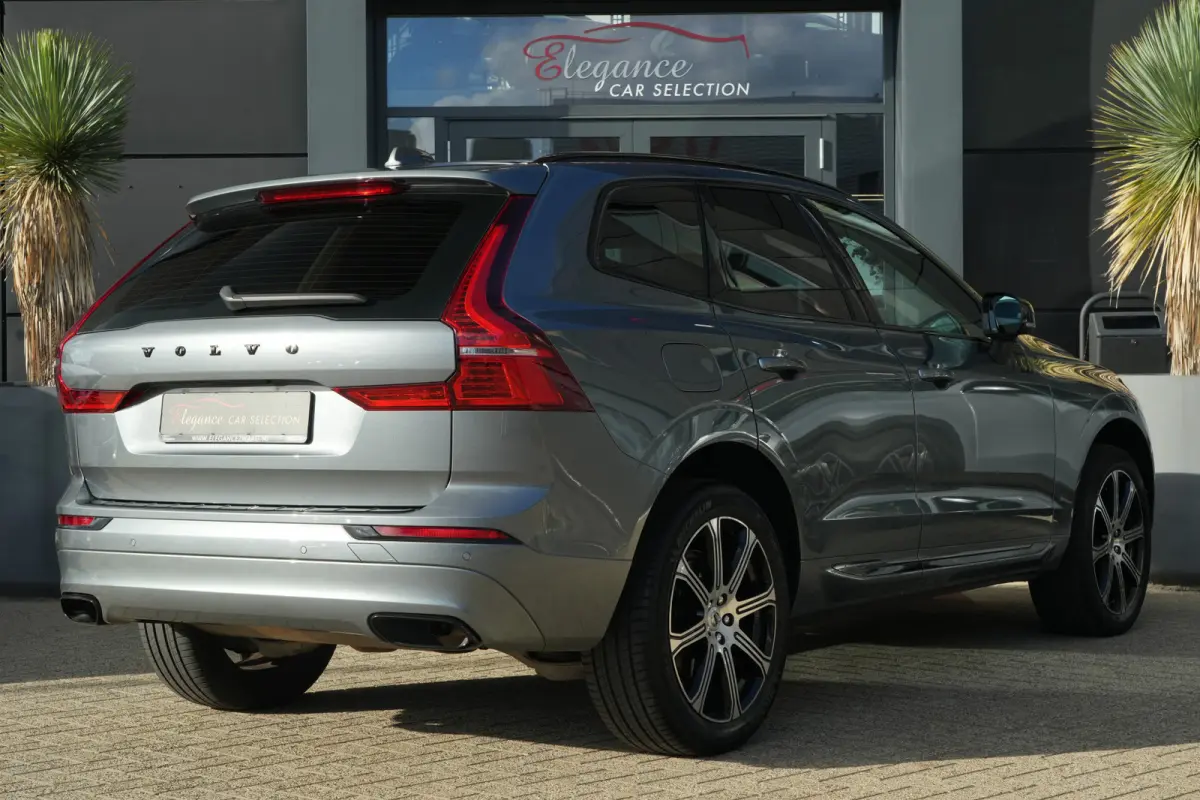 2.0 T6 AWD Inscription | 310 PK | Panoramadak | Lederen bekleding | Luchtvering | Trekhaak | Volvo XC60 2.0 T6 AWD Inscription 310 PK met 2.0-liter 4-cilinder benzinemotor, panoramadak, luxe