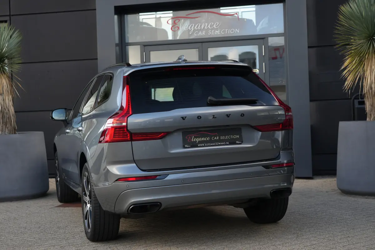 2.0 T6 AWD Inscription | 310 PK | Panoramadak | Lederen bekleding | Luchtvering | Trekhaak | Volvo XC60 2.0 T6 AWD Inscription 310 PK met 2.0-liter 4-cilinder benzinemotor, panoramadak, luxe